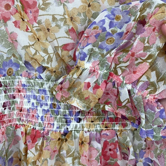 Live 4 Truth Floral Blouse Size M‎ EUC, Puffy Sleeves & Elastic Waist - Picture 4 of 9